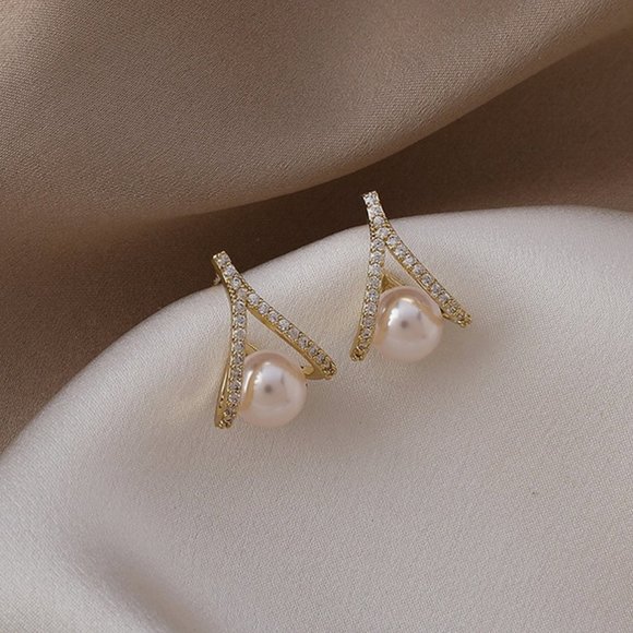 Elegant Rhinestone Teardrop Pearl Earrings - Picture 4 of 11